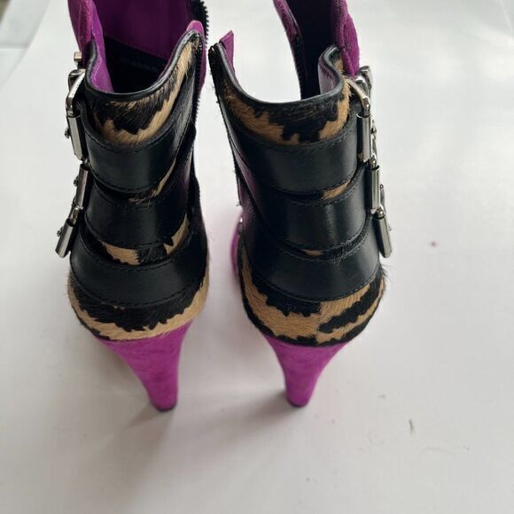 DV by Dolce Vita Women's Fina‎ Bootie Berry Suede Size 6M Heeled Ankle Bo… - Picture 8 of 9